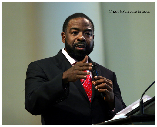 (Sept. 29) GREATNESS IS POSSIBLE-Motivational speaker Les Brown gave the keynote address for the Wells Link Program Transitions Ceremony today, and he spoke about the "Spirit of Expectation" to scholars, faculty and staff.  Brown overcame his humble Liberty City (Miami) childhood to become a nationally recognized author and TV personality. Brown is also a prostate cancer survivor. His presentation was part-sermon, part-pep talk as he stressed responsible leadership, sacrifice and service to the students.  Being excellent is never enough when greatness is possible he said.  "What you give is what you'll get."